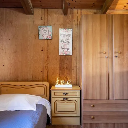 Wooden House 度假居 Chavriáta